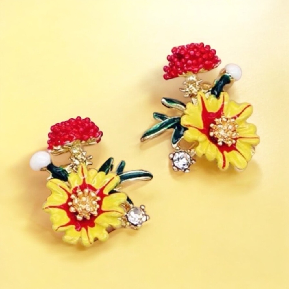 🌻Tiny Posey Sunflower Earrings 🌻